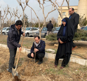 مراسم سالروز تاسیس پژوهشکده توسعه صنایع شیمیایی ایران همزمان با روز درختکاری